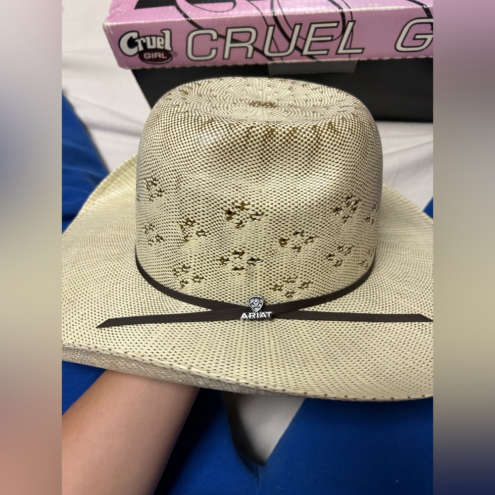 Ariat 7 5/8 hat